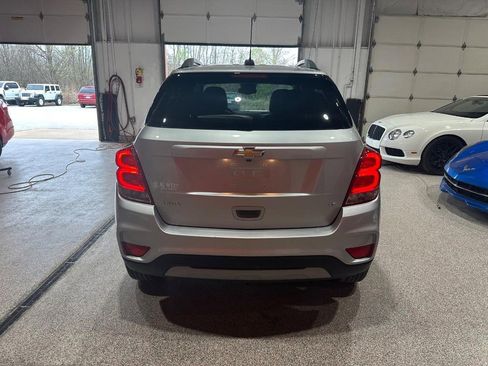 Used 2019 Chevrolet Trax LT w/ LT Convenience Package image 4