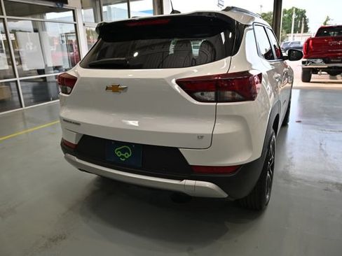 Certified 2025 Chevrolet TrailBlazer LT w/ LT Cold Weather Package FWD image 5
