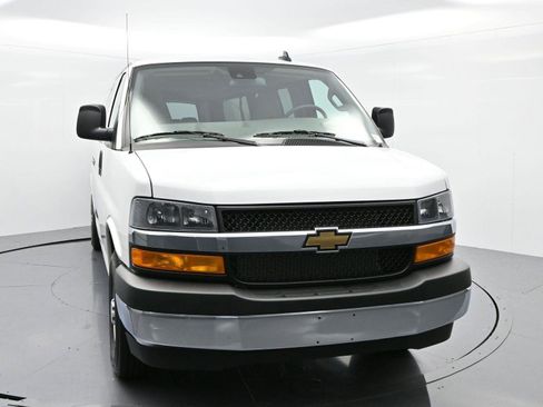Used 2025 Chevrolet Express 3500 LT w/ LT Preferred Equipment Group image 2