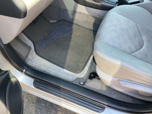 Used 2011 Toyota RAV4 4WD w/ Base L4 Extra Value Pkg image 12