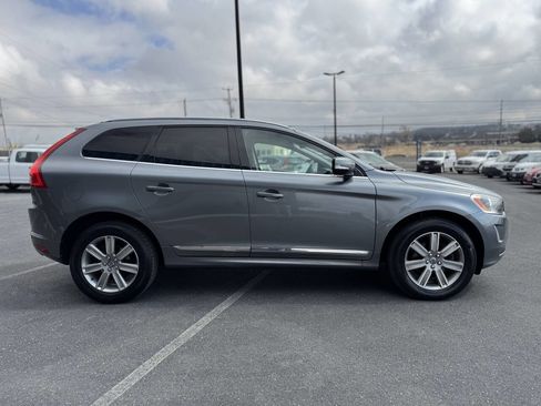 Used 2017 Volvo XC60 T5 Inscription image 43