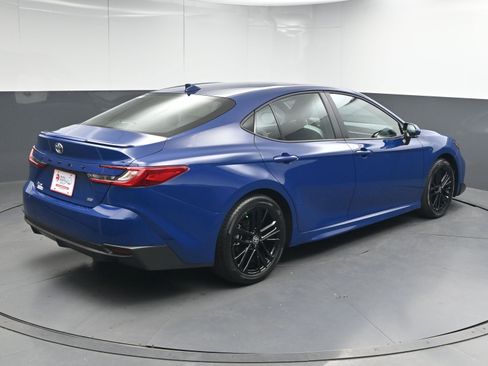 Certified 2025 Toyota Camry SE image 8