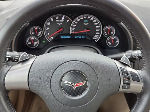 Used 2007 Chevrolet Corvette Coupe w/ Preferred Equipment Group RWD image 19