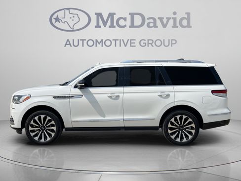 Used 2022 Lincoln Navigator Reserve RWD image 4