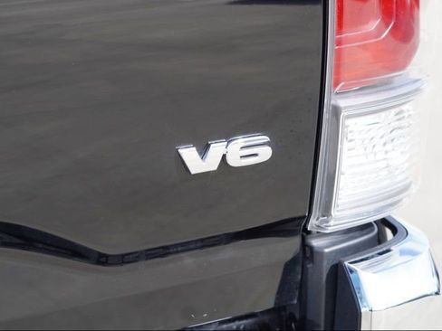 Certified 2023 Toyota Tacoma TRD Off-Road image 12