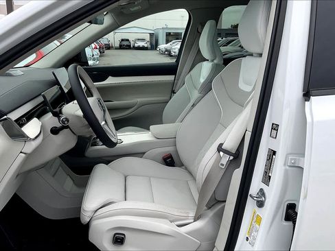 New 2025 Volvo EX90 Plus w/ Protection Package Premier image 11