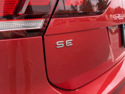 Certified 2024 Volkswagen Tiguan SE R-Line AWD/4WD image 31