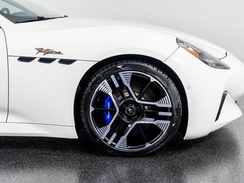 Used 2024 Maserati GranTurismo Folgore image 6