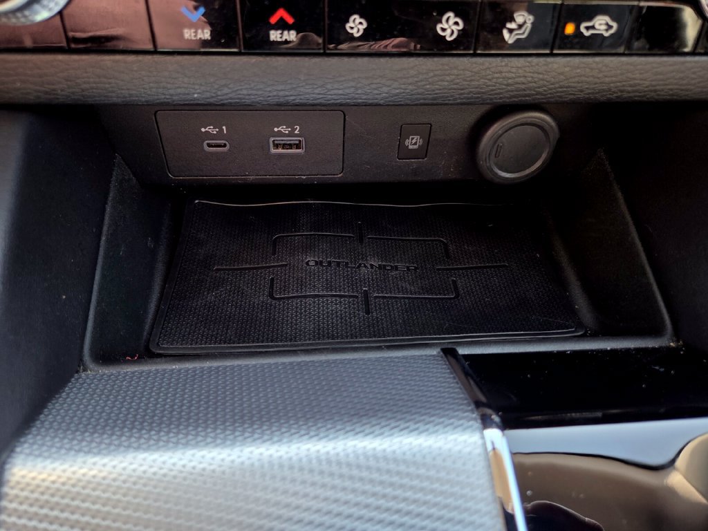 Used 2024 Mitsubishi Outlander SEL FWD image 17