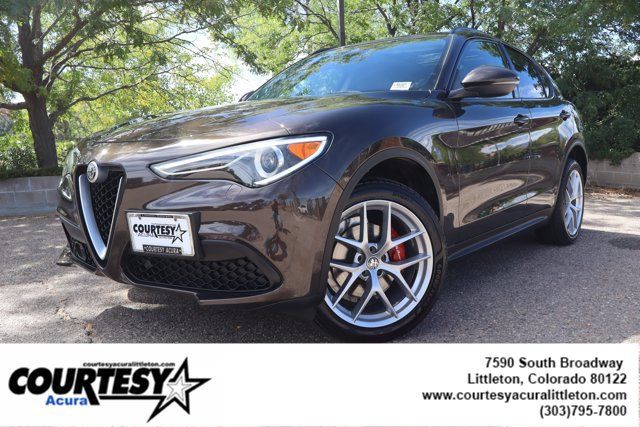 Used 2018 Alfa Romeo Stelvio Sport w/ Quick Order Package 22J Sport AWD/4WD image 1