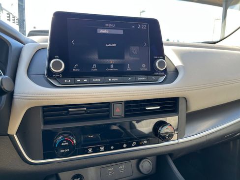 Used 2025 Nissan Rogue SV image 20