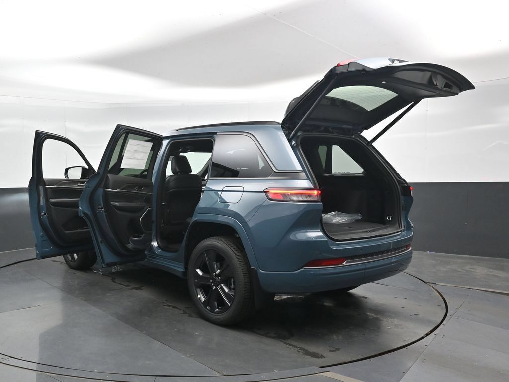 New 2027 Jeep Grand Cherokee Limited AWD/4WD image 52