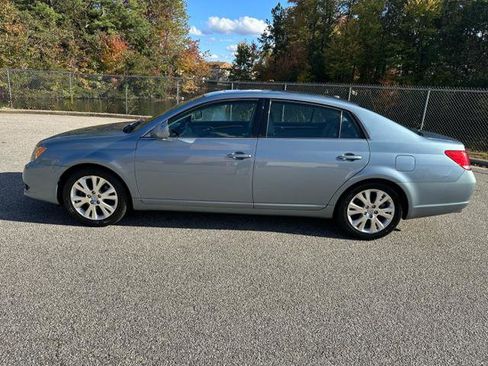 Used 2010 Toyota Avalon XLS image 8