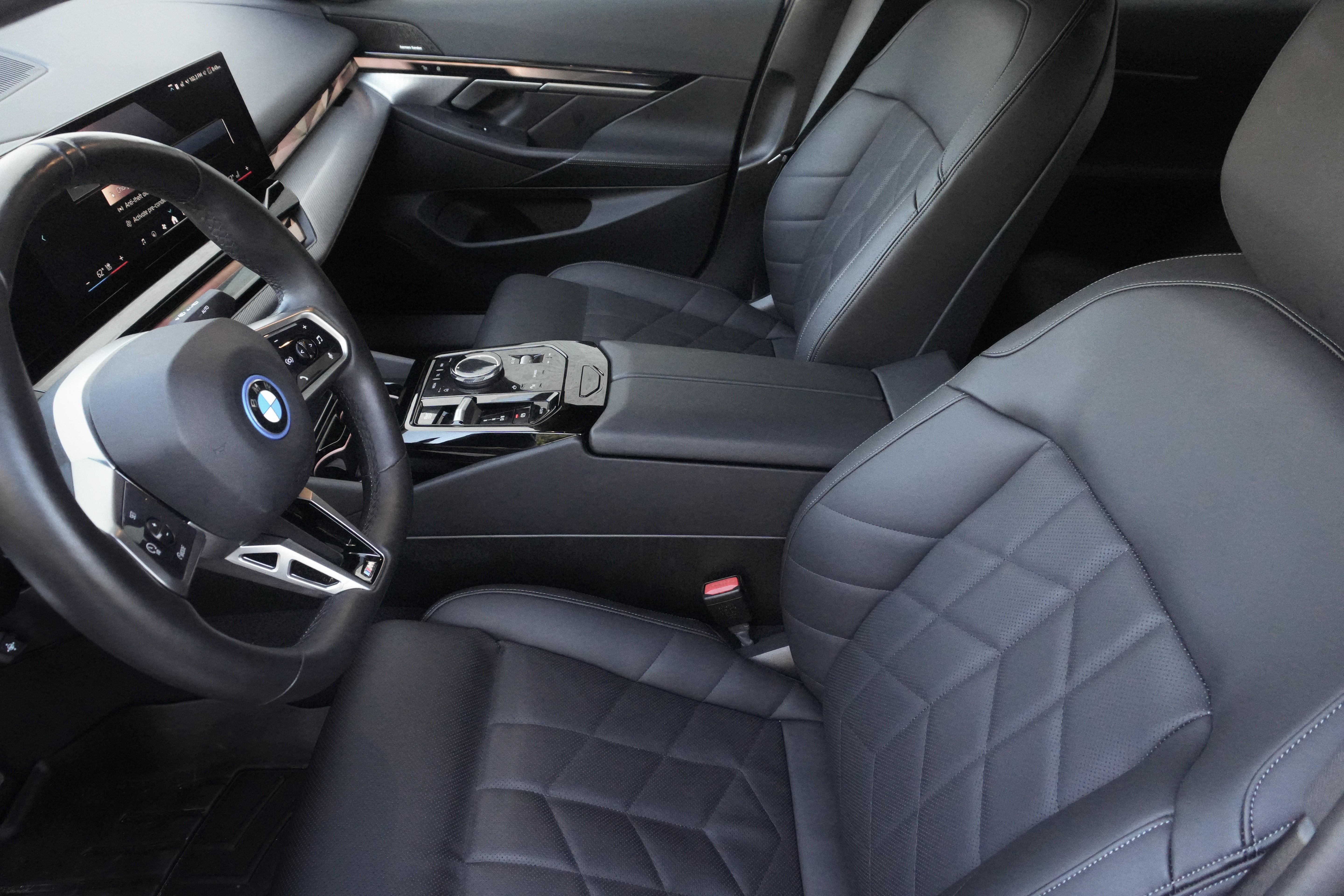 Certified 2024 BMW i5 eDrive40i w/ M Sport Package RWD image 12