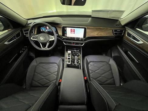 New 2026 Volkswagen Atlas SE image 13