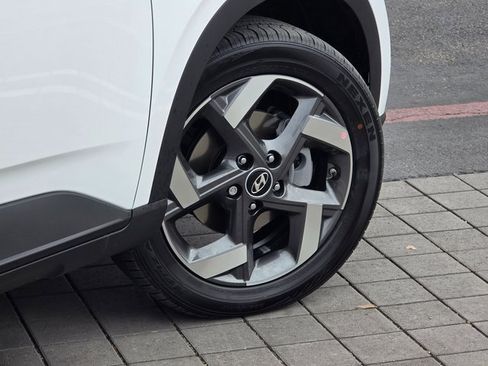 New 2025 Hyundai Venue SEL image 8