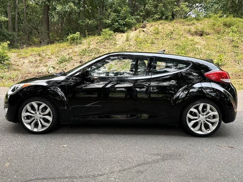 Used 2012 Hyundai Veloster w/ Style Pkg FWD image 10