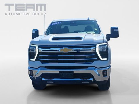 Used 2024 Chevrolet Silverado 2500 LTZ image 2