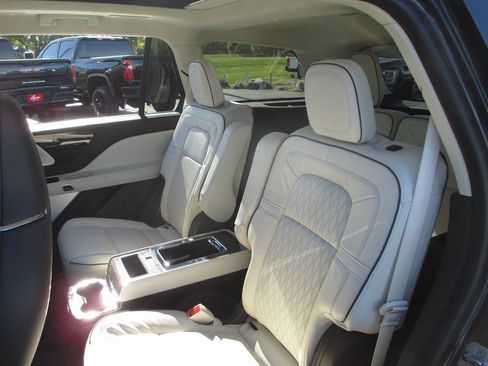 Used 2024 Lincoln Aviator Black Label w/ Dynamic Handling Package image 19