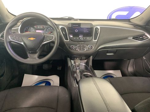Used 2021 Chevrolet Malibu LT image 33