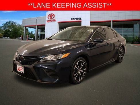 Used 2018 Toyota Camry SE image 6