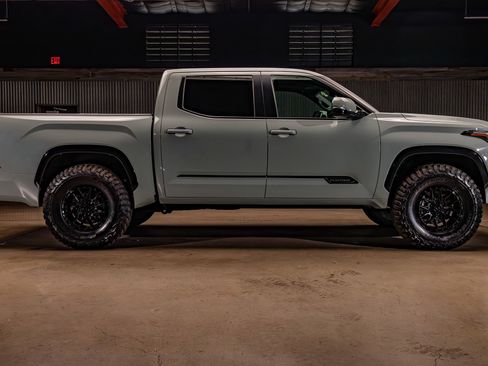 Used 2025 Toyota Tundra Platinum AWD/4WD image 11