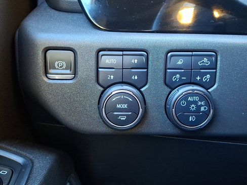 Used 2023 Chevrolet Silverado 1500 High Country w/ High Country Premium Package image 24