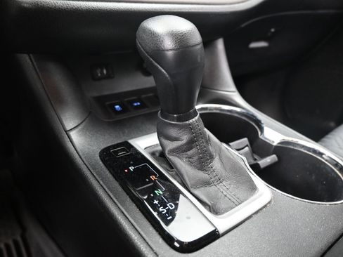 Used 2015 Toyota Highlander LE image 15