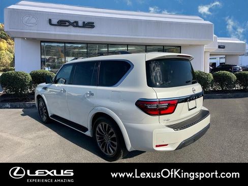 Used 2024 Nissan Armada Platinum w/ Captain's Chairs Package AWD/4WD image 3