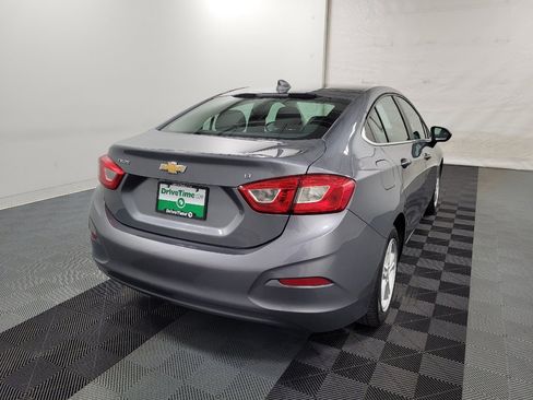 Used 2018 Chevrolet Cruze LT w/ Convenience Package FWD image 9