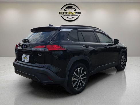 Used 2022 Toyota Corolla Cross XLE image 7