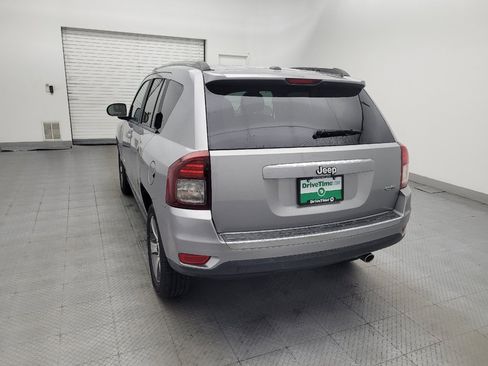 Used 2017 Jeep Compass High Altitude FWD image 6