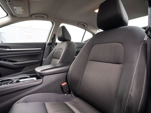 Used 2023 Nissan Altima 2.5 SV image 6