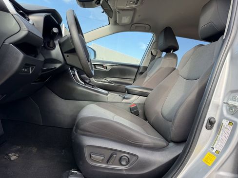 Used 2023 Toyota RAV4 XLE FWD image 27