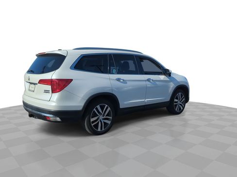 Used 2016 Honda Pilot Touring image 8