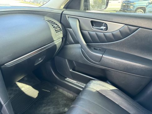 Used 2017 INFINITI QX70 Base image 26