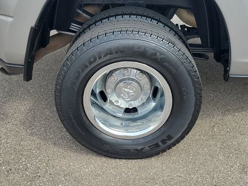 Used 2024 RAM 3500 Tradesman w/ Chrome Appearance Group AWD/4WD image 6