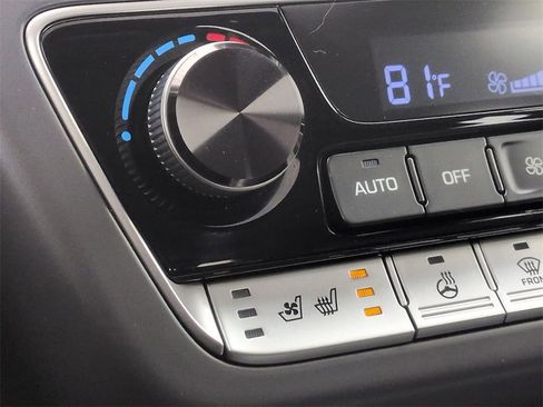 Used 2018 Hyundai Sonata Limited image 22