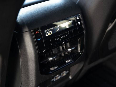 Used 2023 Jeep Grand Cherokee L Altitude AWD/4WD image 18