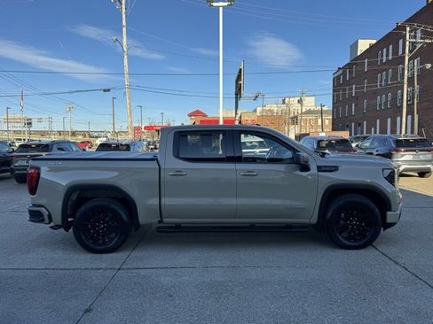 Used 2022 GMC Sierra 1500 Elevation w/ LPO, Elevation Black Package image 6