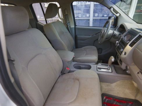 Used 2016 Nissan Frontier SV RWD image 14