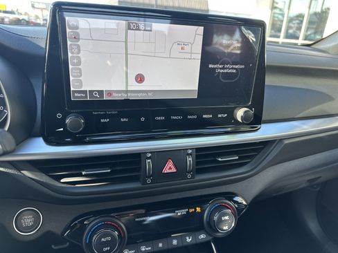 Used 2023 Kia Forte GT-Line w/ GT-Line Premium Package image 17