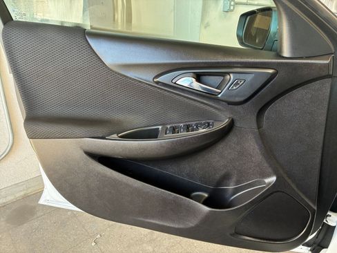 Used 2024 Chevrolet Malibu LT image 18