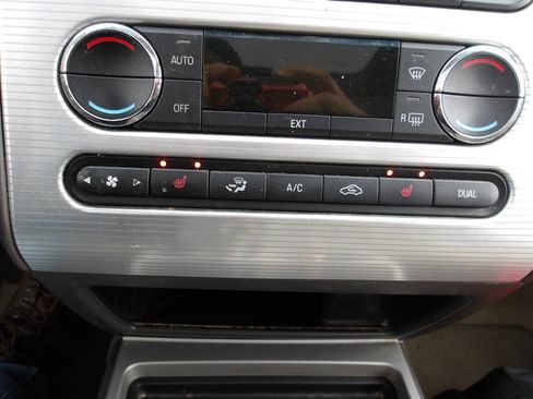 Used 2009 Ford Edge SEL image 16