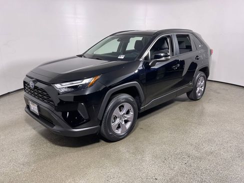 Used 2024 Toyota RAV4 XLE image 7