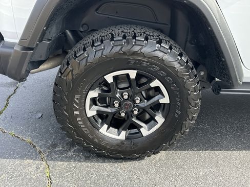 Used 2025 Jeep Wrangler Unlimited Rubicon w/ Technology Group image 21