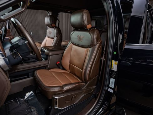 Used 2025 Ford F350 King Ranch w/ Chrome Package image 30