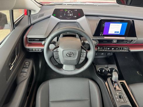 New 2025 Toyota Prius Plug-In Hybrid image 16