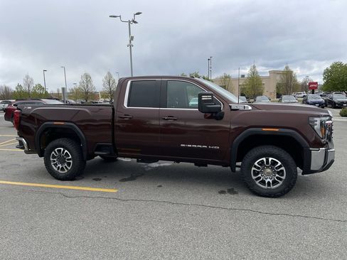Used 2024 GMC Sierra 2500 SLE AWD/4WD image 10