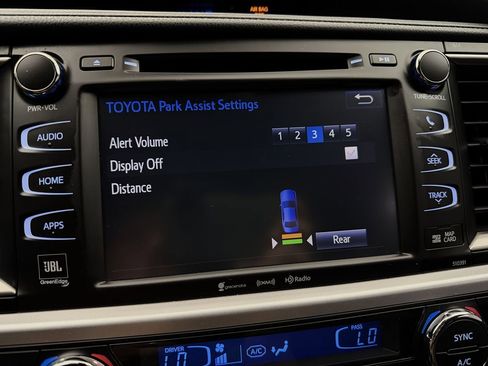 Used 2019 Toyota Highlander Limited image 21